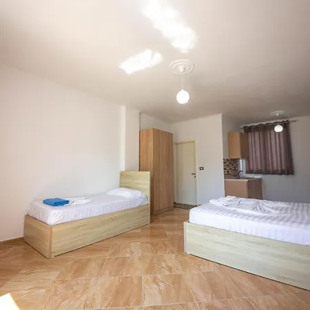 Gozhina Szálloda Kryemëdhej