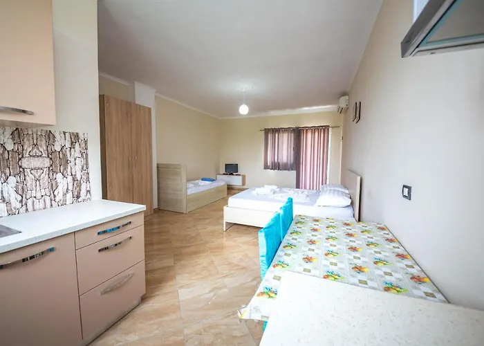 Gozhina Hotell 3*