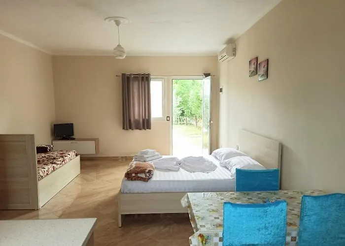 Gozhina Hotell Kryemëdhej